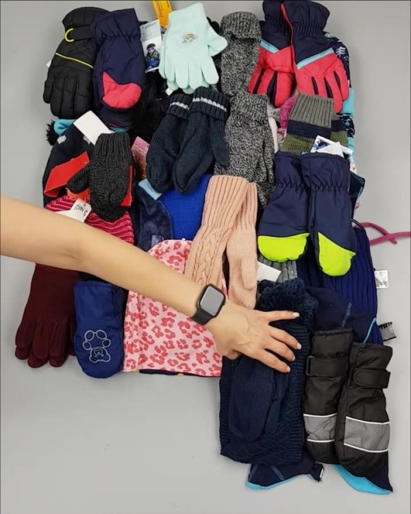 Фотография  483 - Шапки, шарфы, перчатки детские СТОК#3 кг, ЛОТ №2452 оптом в Чебоксарах и Чувашской Республике