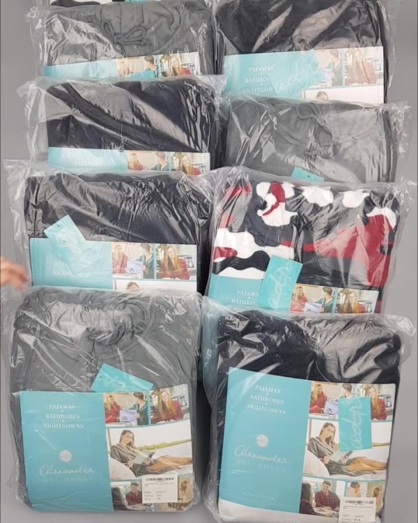 Фотография  149 - Халаты, комбинезоны (семейный) СТОК CAN#10 кг, ЛОТ №4449 оптом в Чебоксарах и Чувашской Республике