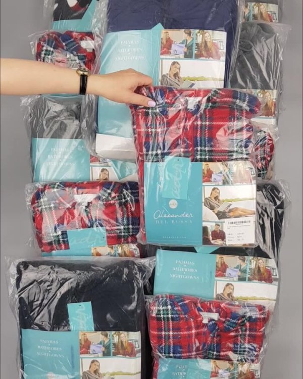 Фотография  577 - Халаты, комбинезоны (семейный) СТОК CAN#10 кг, ЛОТ №4451 оптом в Чебоксарах и Чувашской Республике