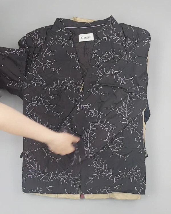 Фотография  422 - А 92602 Ветровки женские (Light Zipper jackets)#25 кг оптом в Чебоксарах и Чувашской Республике