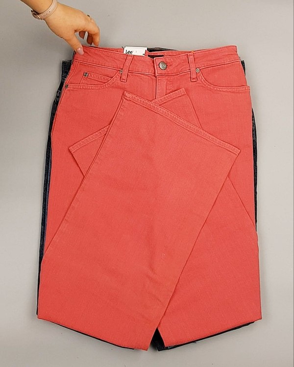 Фотография  460 - Джинсы LEE м/ж#7,9 кг, ЛОТ №7032 оптом в Чебоксарах и Чувашской Республике