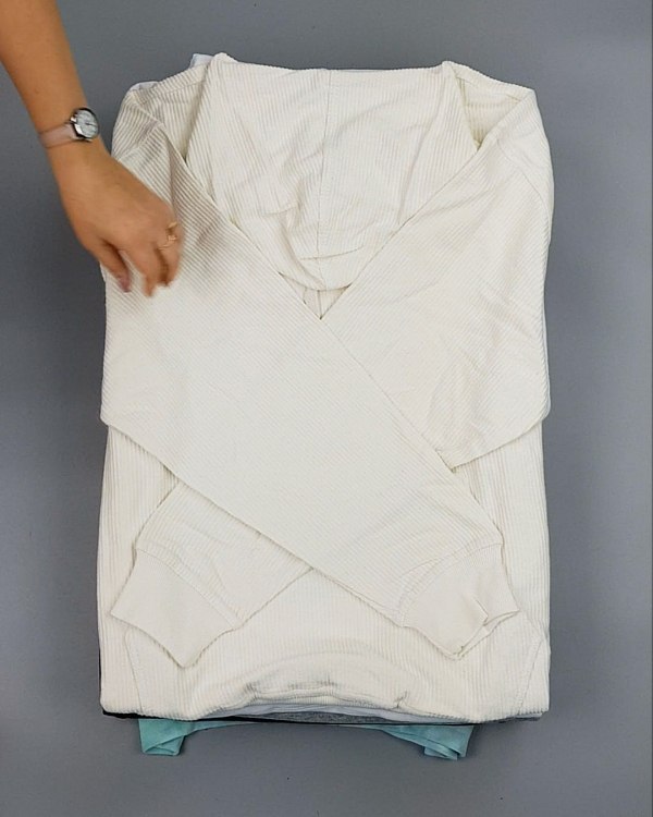 Фотография  445 - HOODIE CAN 084#10 кг, ЛОТ №7034 оптом в Чебоксарах и Чувашской Республике