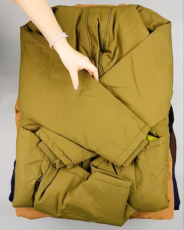 Фотография  822 - Верхняя одежда Дания#9,9 кг, ЛОТ №7057 оптом в Чебоксарах и Чувашской Республике