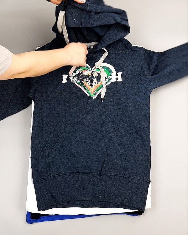 Фотография  706 - Толстовки м/ж (Sweat Tops)#20 кг, ЛОТ №7435 оптом в Чебоксарах и Чувашской Республике