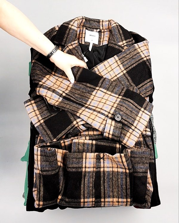 Фотография  192 - Пальто Bestseller 104#10,75 кг, ЛОТ №7561 оптом в Чебоксарах и Чувашской Республике