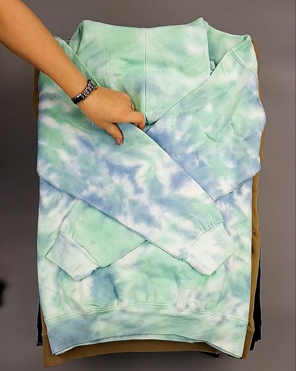 Фотография  134 - Толстовки СТОК CAN 0424#10 кг, ЛОТ №7447 оптом в Чебоксарах и Чувашской Республике