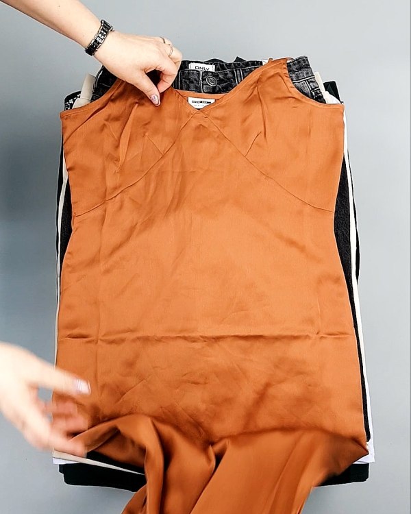 Фотография  313 - Bestseller Summer mix 104#15 кг, ЛОТ №7493 оптом в Чебоксарах и Чувашской Республике