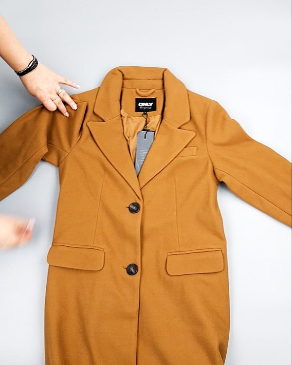 Фотография  582 - Пальто Bestseller 104#10,5 кг, ЛОТ №7559 оптом в Чебоксарах и Чувашской Республике