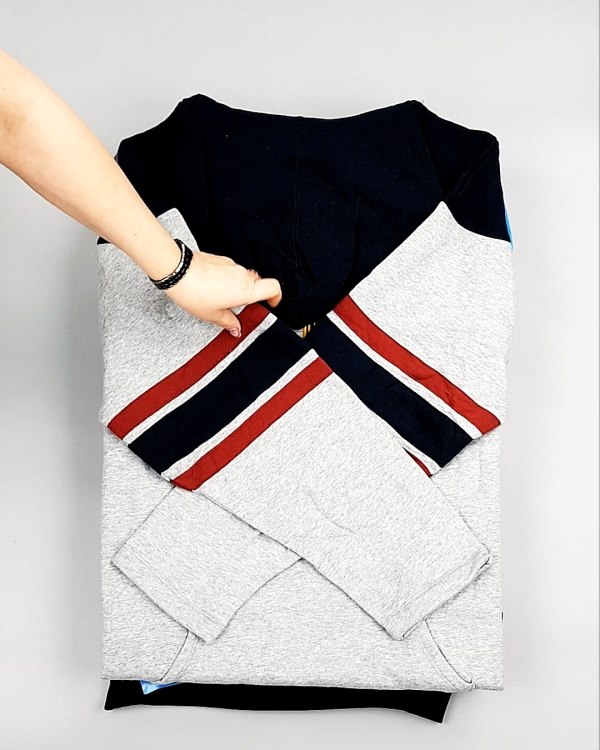 Фотография  969 - Толстовки СТОК CAN 0424#10 кг, ЛОТ №7447 оптом в Чебоксарах и Чувашской Республике