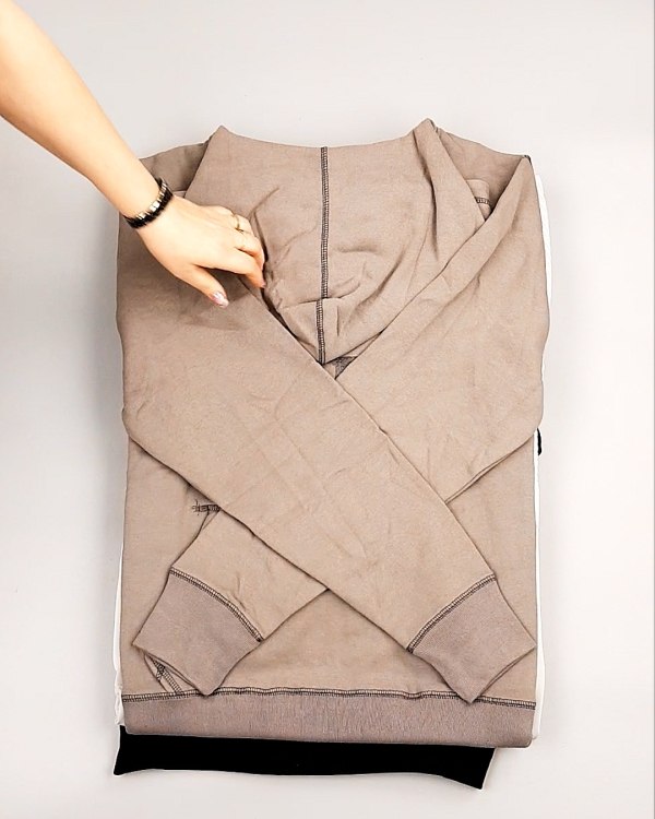 Фотография  215 - Толстовки СТОК CAN 0424#10 кг, ЛОТ №7447 оптом в Чебоксарах и Чувашской Республике