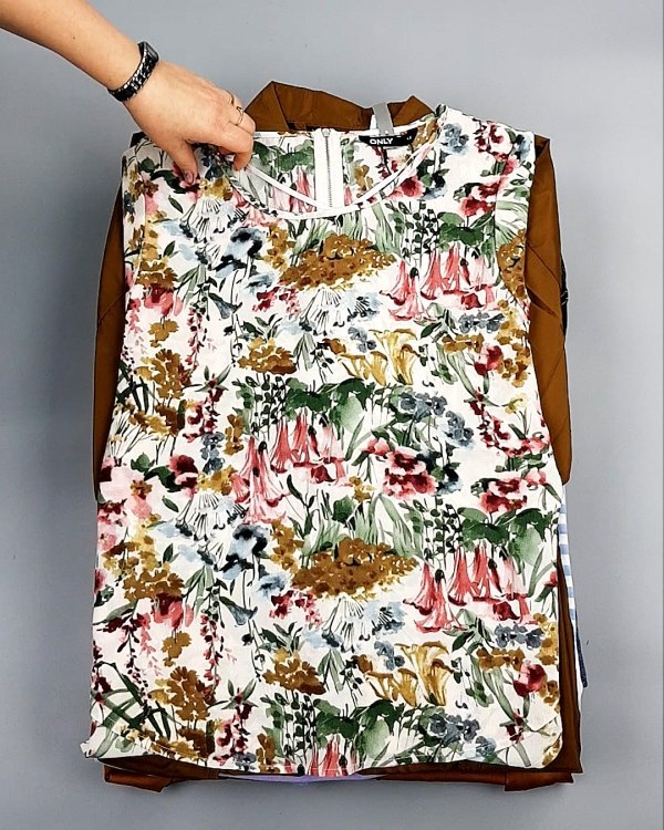 Фотография  712 - Bestseller Summer mix 104#15 кг, ЛОТ №7491 оптом в Чебоксарах и Чувашской Республике