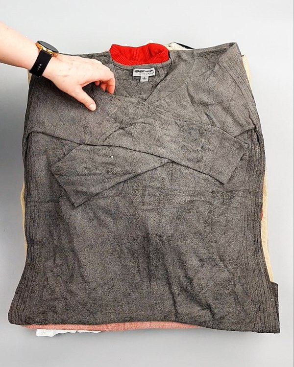 Фотография  890 - Джемпера СТОК CAN 084#7 кг, ЛОТ №7649 оптом в Чебоксарах и Чувашской Республике