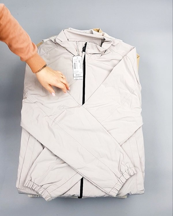 Фотография  895 - Верхняя одежда весна TOM TAILOR 124#7,1 кг, ЛОТ №7580 оптом в Чебоксарах и Чувашской Республике