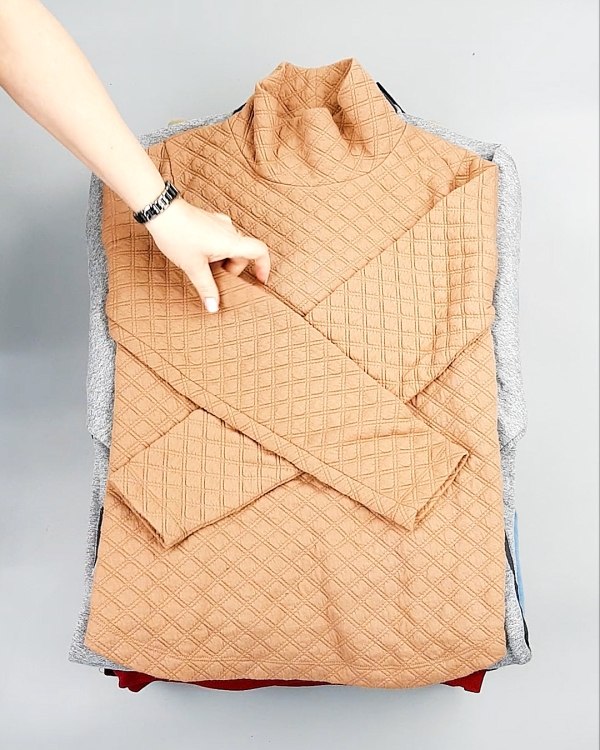 Фотография  753 - SWEATSHIRT CAN 084#10 кг, ЛОТ №7619 оптом в Чебоксарах и Чувашской Республике