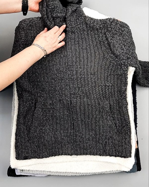 Фотография  624 - Джемпера СТОК CAN 084#7 кг, ЛОТ №7648 оптом в Чебоксарах и Чувашской Республике