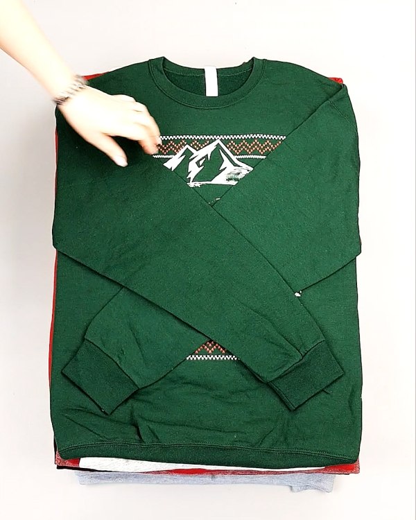 Фотография  407 - SWEATSHIRT CAN 084#10 кг, ЛОТ №7620 оптом в Чебоксарах и Чувашской Республике