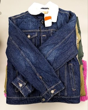 Купить Верхняя одежда м/ж C&A 025#10 кг оптом в Чебоксарах и Чувашской Республике