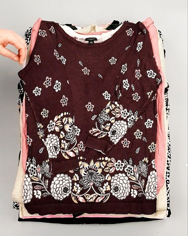 Фотография  590 - Джемпера легкие СТОК CAN 084#7 кг, ЛОТ №7632 оптом в Чебоксарах и Чувашской Республике