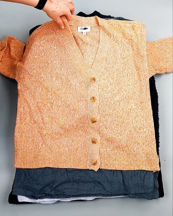 Фотография  679 - Джемпера СТОК CAN 084#7 кг, ЛОТ №7648 оптом в Чебоксарах и Чувашской Республике