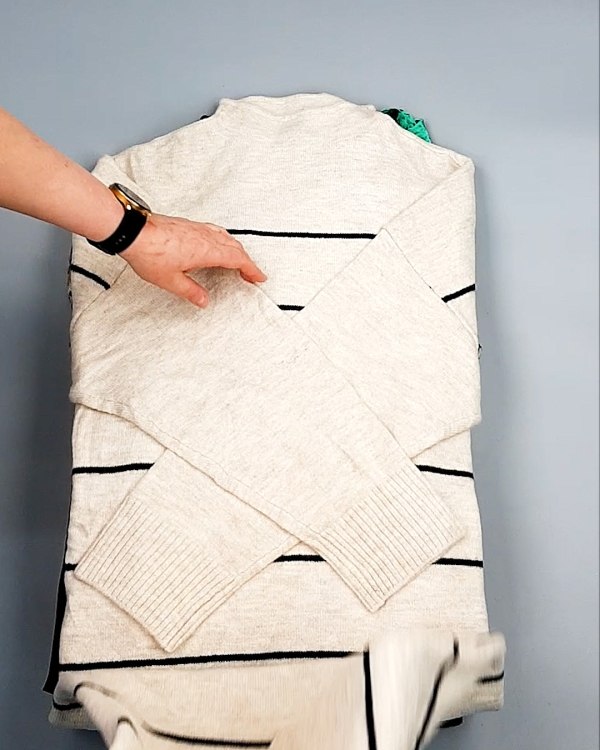 Фотография  685 - Платья СТОК CAN зима 084#7 кг, ЛОТ №7826 оптом в Чебоксарах и Чувашской Республике