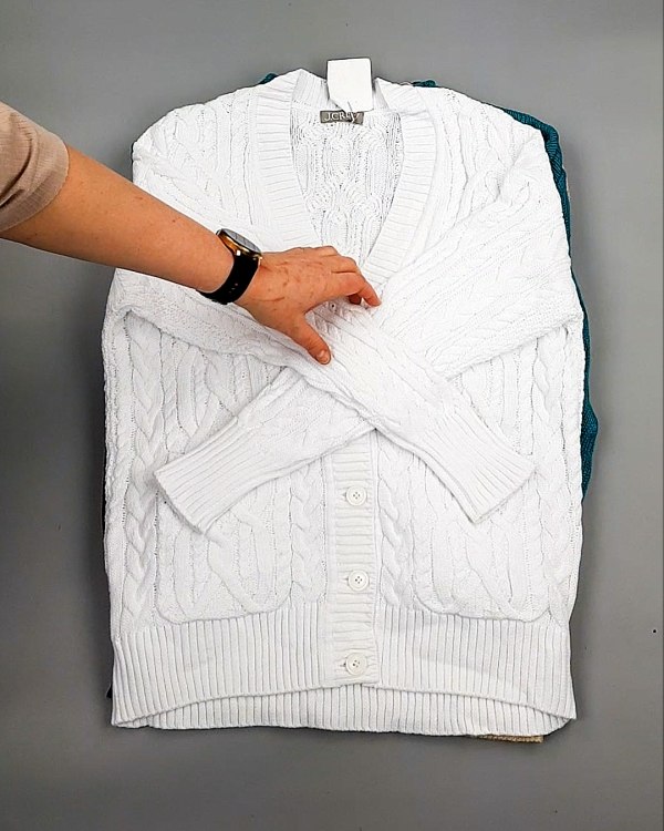 Фотография  956 - Джемпера СТОК CAN 084#7 кг, ЛОТ №7647 оптом в Чебоксарах и Чувашской Республике