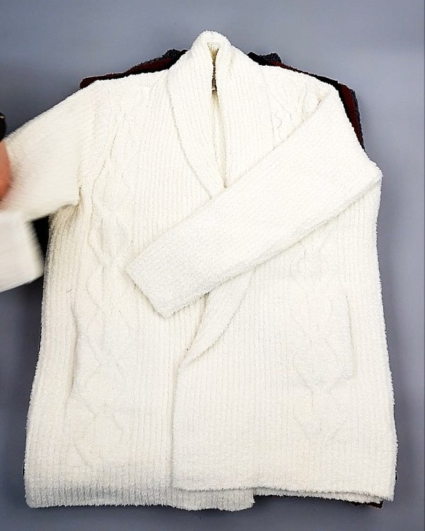 Фотография  990 - Кардиганы СТОК CAN 084#7 кг, ЛОТ №7674 оптом в Чебоксарах и Чувашской Республике