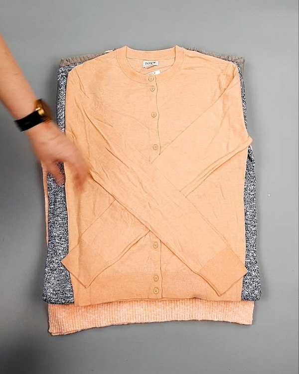 Фотография  203 - Джемпера легкие СТОК CAN 084#7 кг, ЛОТ №7635 оптом в Чебоксарах и Чувашской Республике