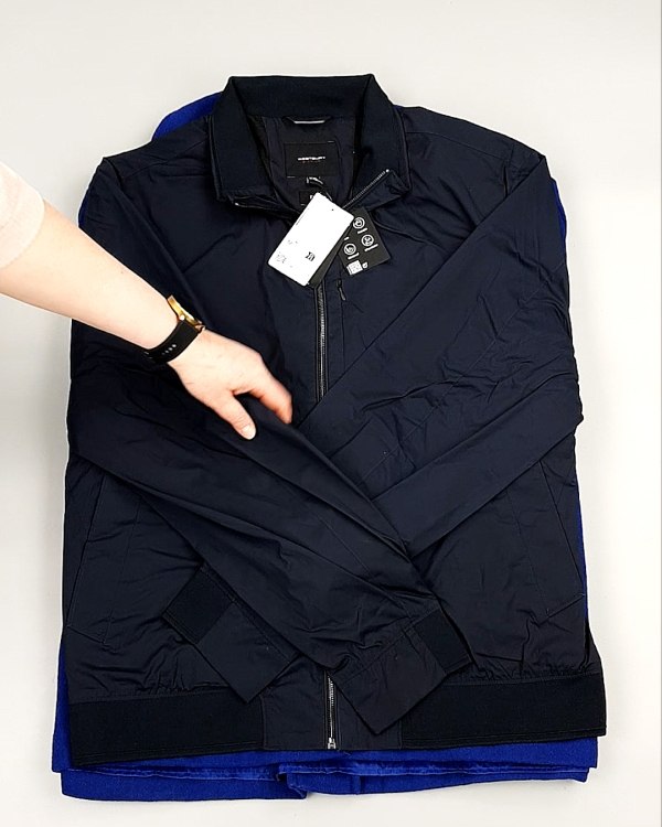 Фотография  282 - Ветровки м/ж C&A 025#10 кг, ЛОТ №7865 оптом в Чебоксарах и Чувашской Республике