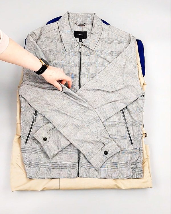 Фотография  841 - Ветровки м/ж C&A 025#10 кг, ЛОТ №7864 оптом в Чебоксарах и Чувашской Республике