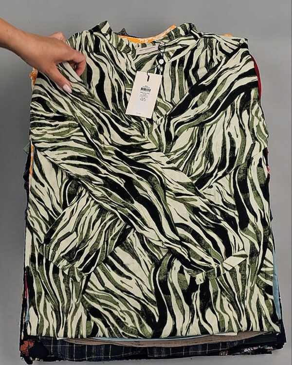 Фотография  348 - Блузки+Джемпера Bestseller Summer 045 B#8,5 кг, ЛОТ №9039 оптом в Чебоксарах и Чувашской Республике