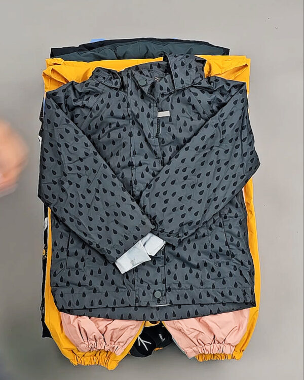 Фотография  393 - Верхняя одежда TCM kids зима 104#5 кг, ЛОТ СТ-9334 оптом в Чебоксарах и Чувашской Республике