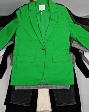 Фотография  832 - Bestseller Winter mix 104#15 кг, ЛОТ № СТ-9526 оптом в Чебоксарах и Чувашской Республике