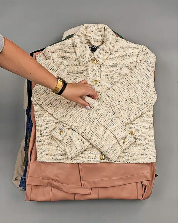 Фотография  444 - Ветровки женские CAN 104#12,4 кг, ЛОТ СТ-9403 оптом в Чебоксарах и Чувашской Республике