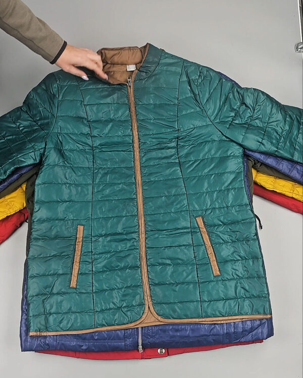 Фотография  550 - Куртки#25 кг, ЛОТ № СХ-0170 оптом в Чебоксарах и Чувашской Республике