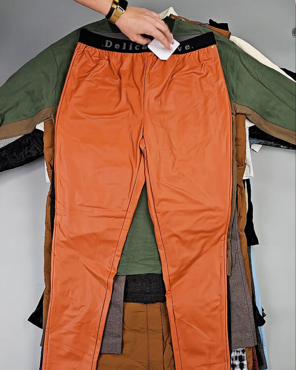 Фотография  408 - DK, Bestseller + Winter mix#15 кг, ЛОТ СТ-9958 оптом в Чебоксарах и Чувашской Республике